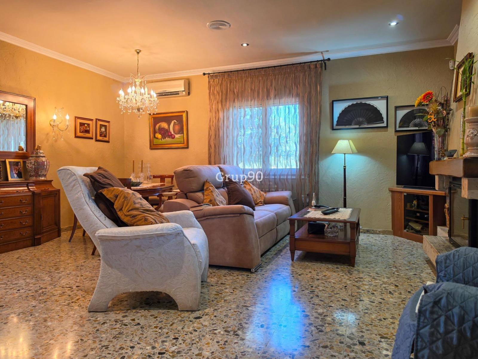 Chalet for Sale in Lleida