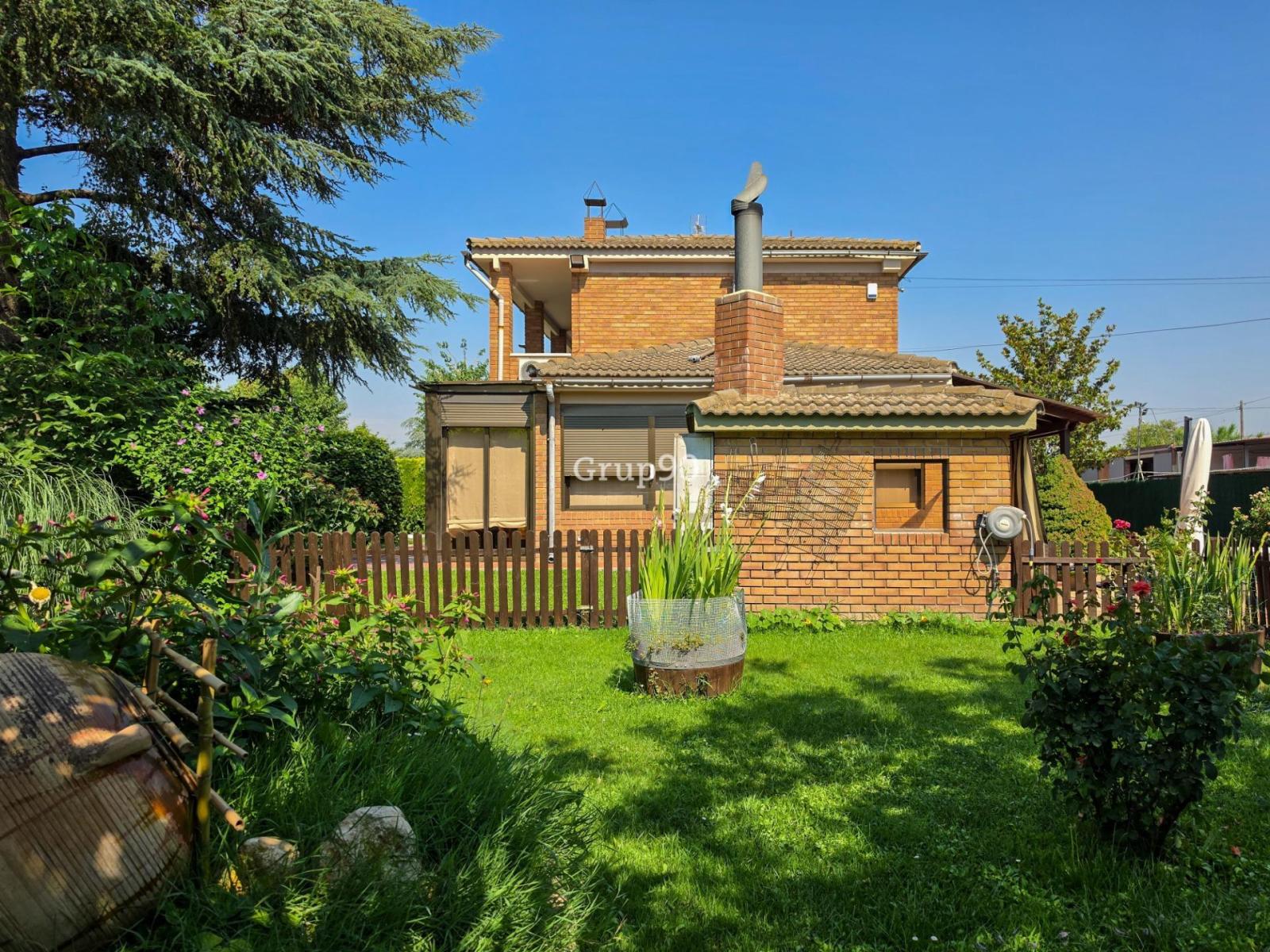 Chalet for Sale in Lleida