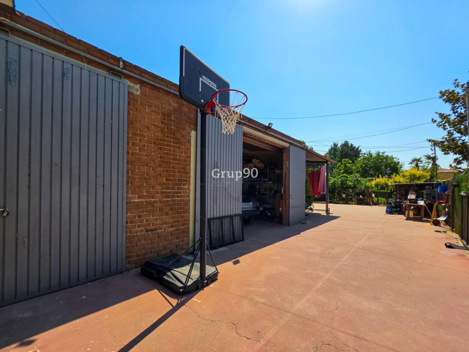 Chalet for Sale in Lleida