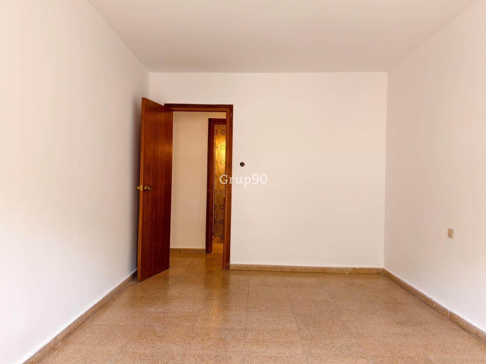 Flat for Sale in Lleida