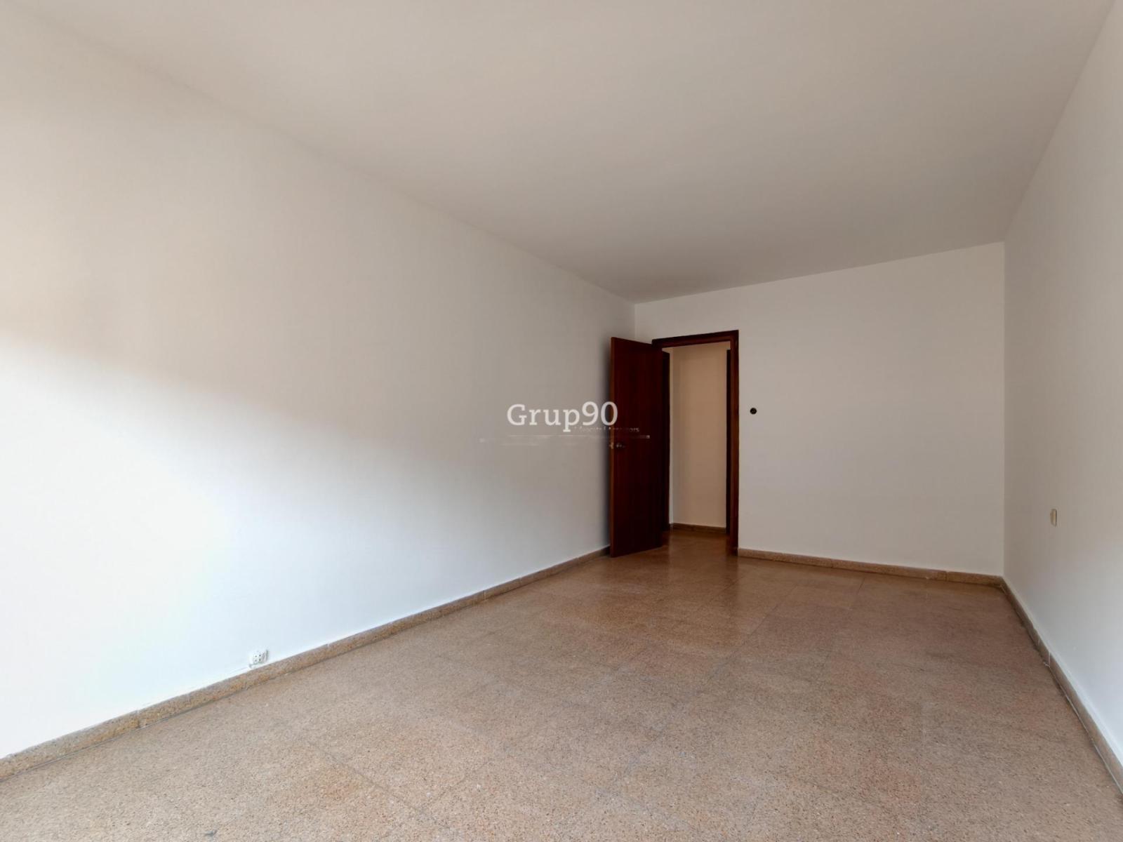 Flat for Sale in Lleida
