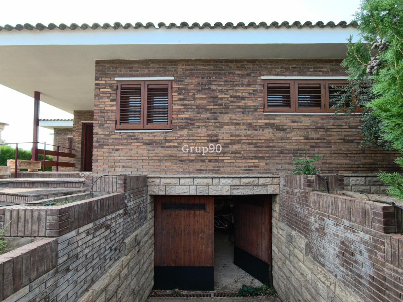 Chalet for Sale in Alpicat