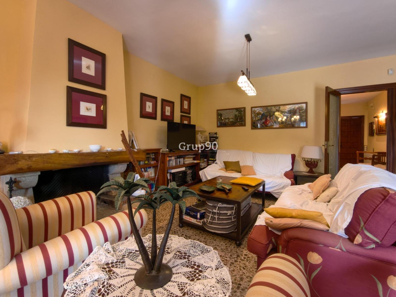 Chalet for Sale in Alpicat