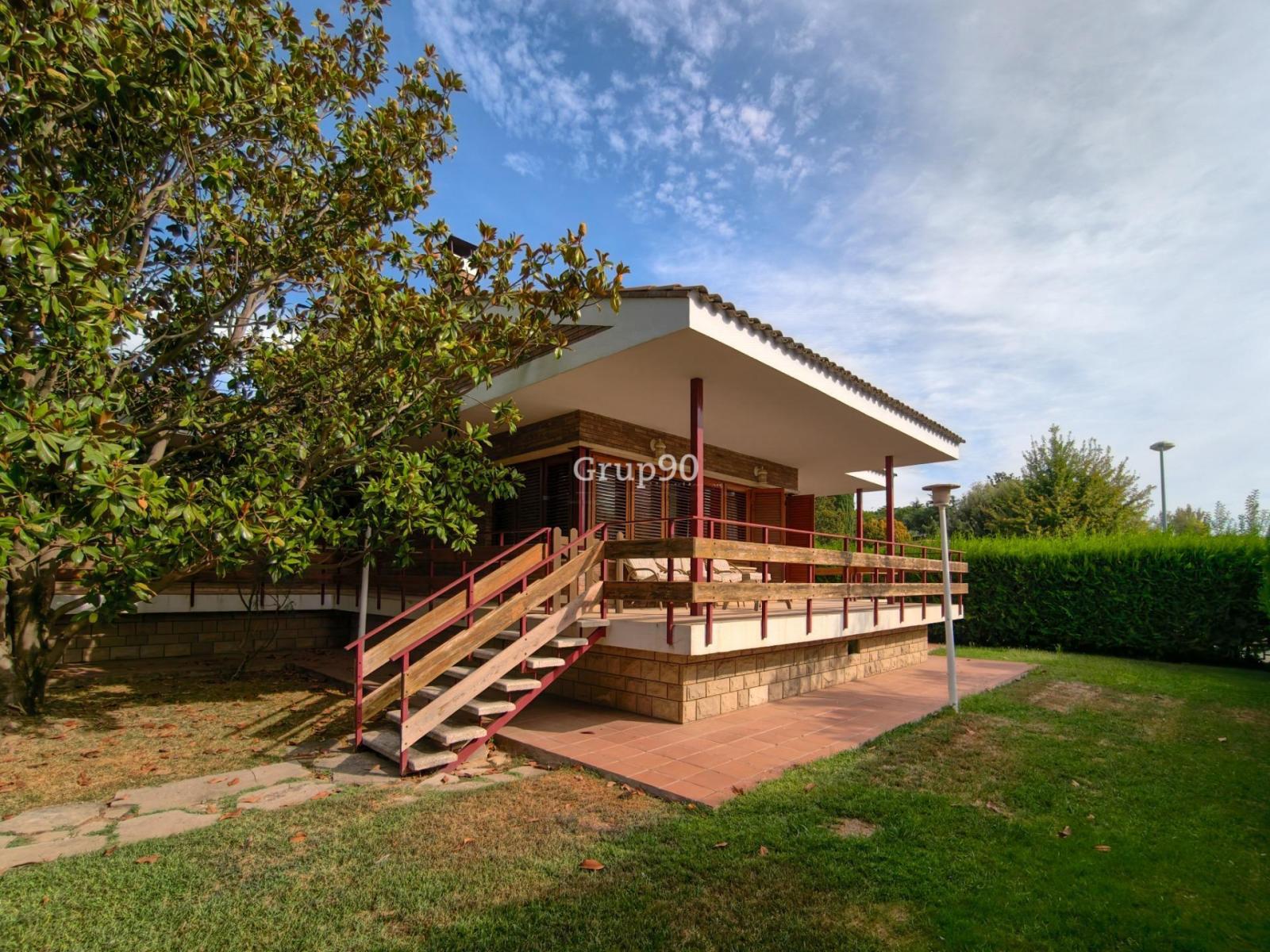 Chalet for Sale in Alpicat
