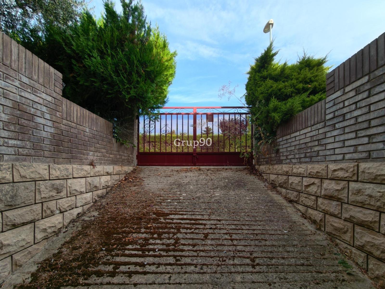 Chalet for Sale in Alpicat