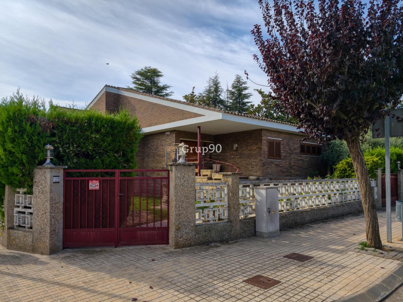 Chalet for Sale in Alpicat