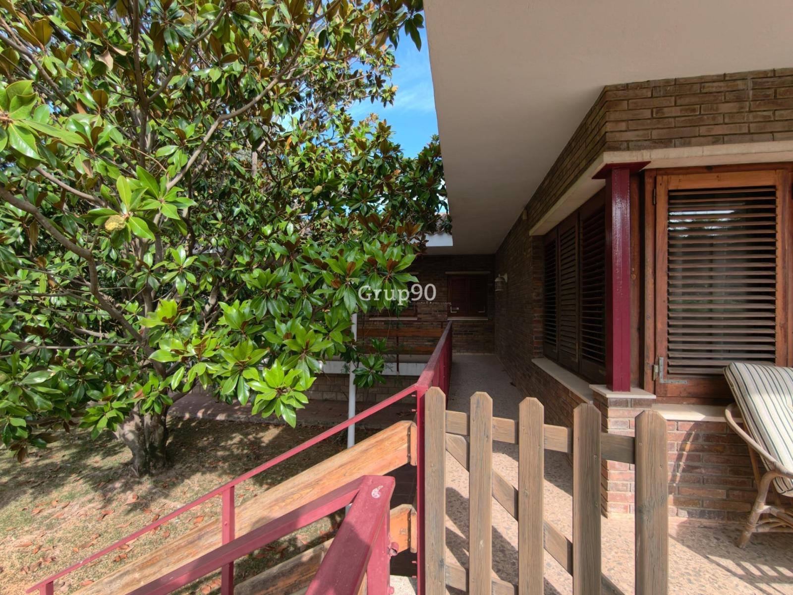 Chalet for Sale in Alpicat