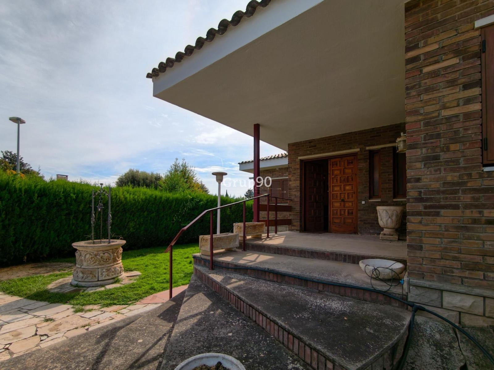 Chalet for Sale in Alpicat
