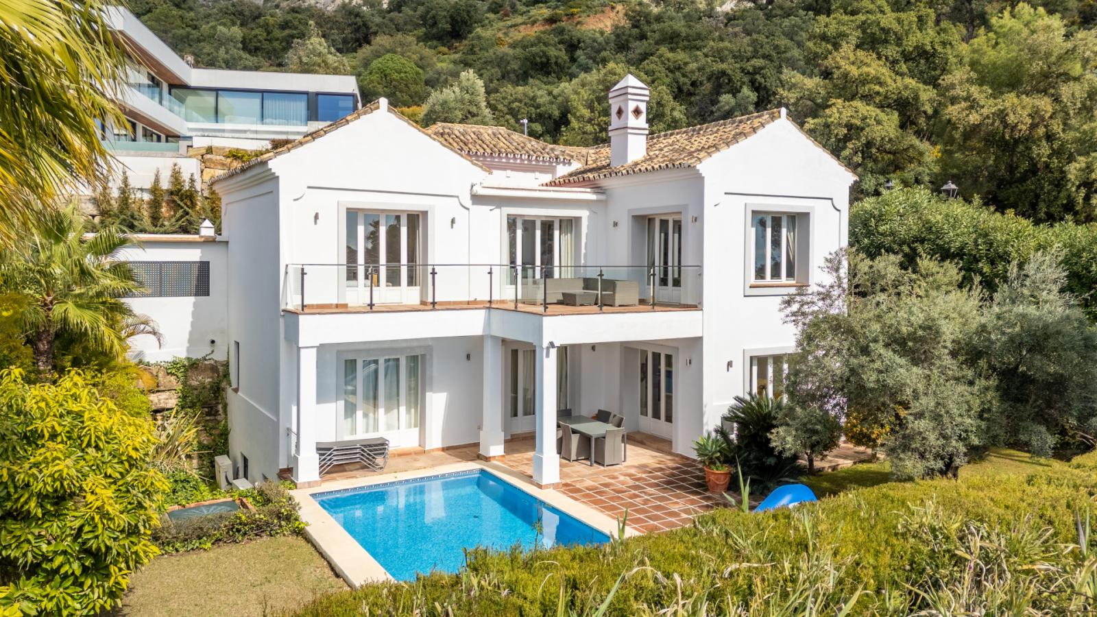 Villa for Sale in Istán