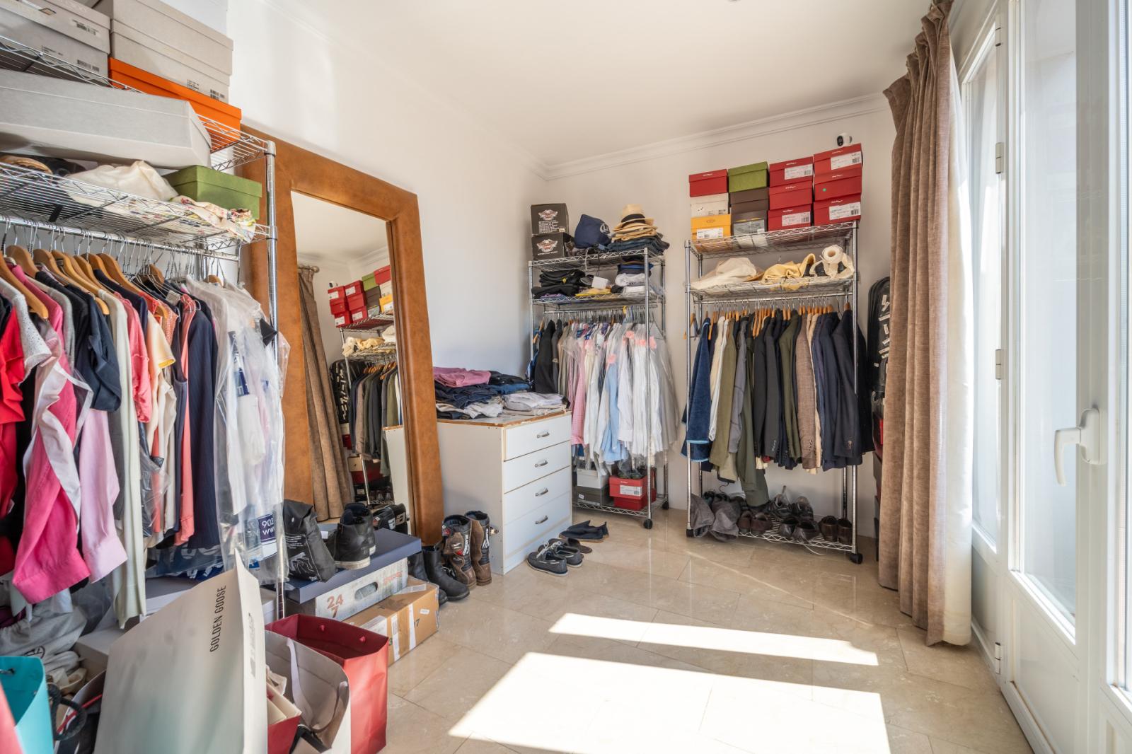 Villa for Sale in Istán