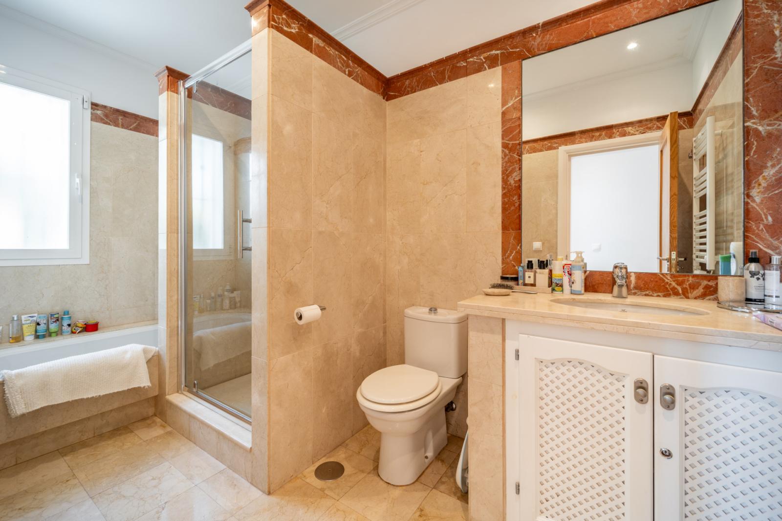 Villa for Sale in Istán