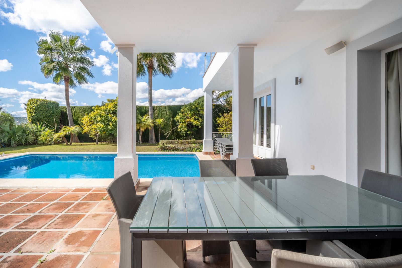 Villa for Sale in Istán