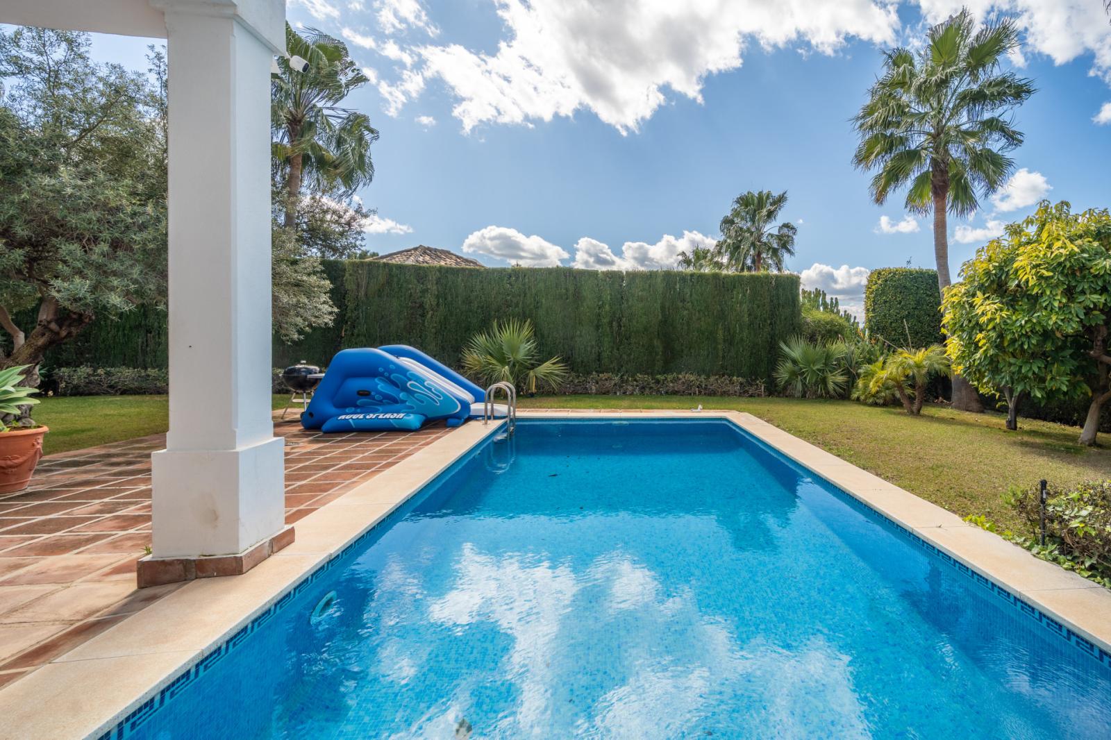 Villa for Sale in Istán