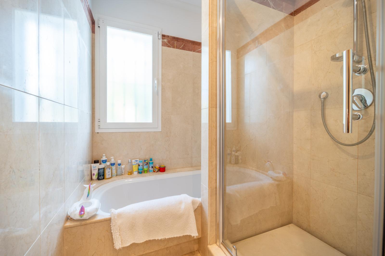 Villa for Sale in Istán