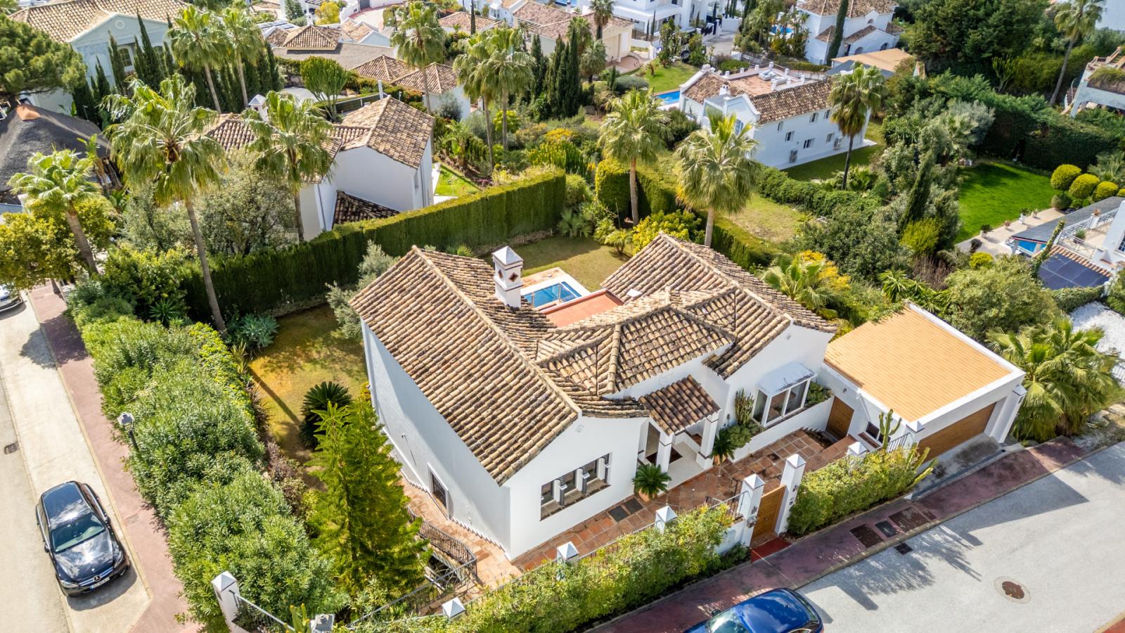 Villa for Sale in Istán