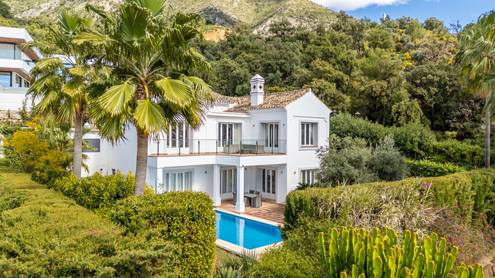 Villa for Sale in Istán