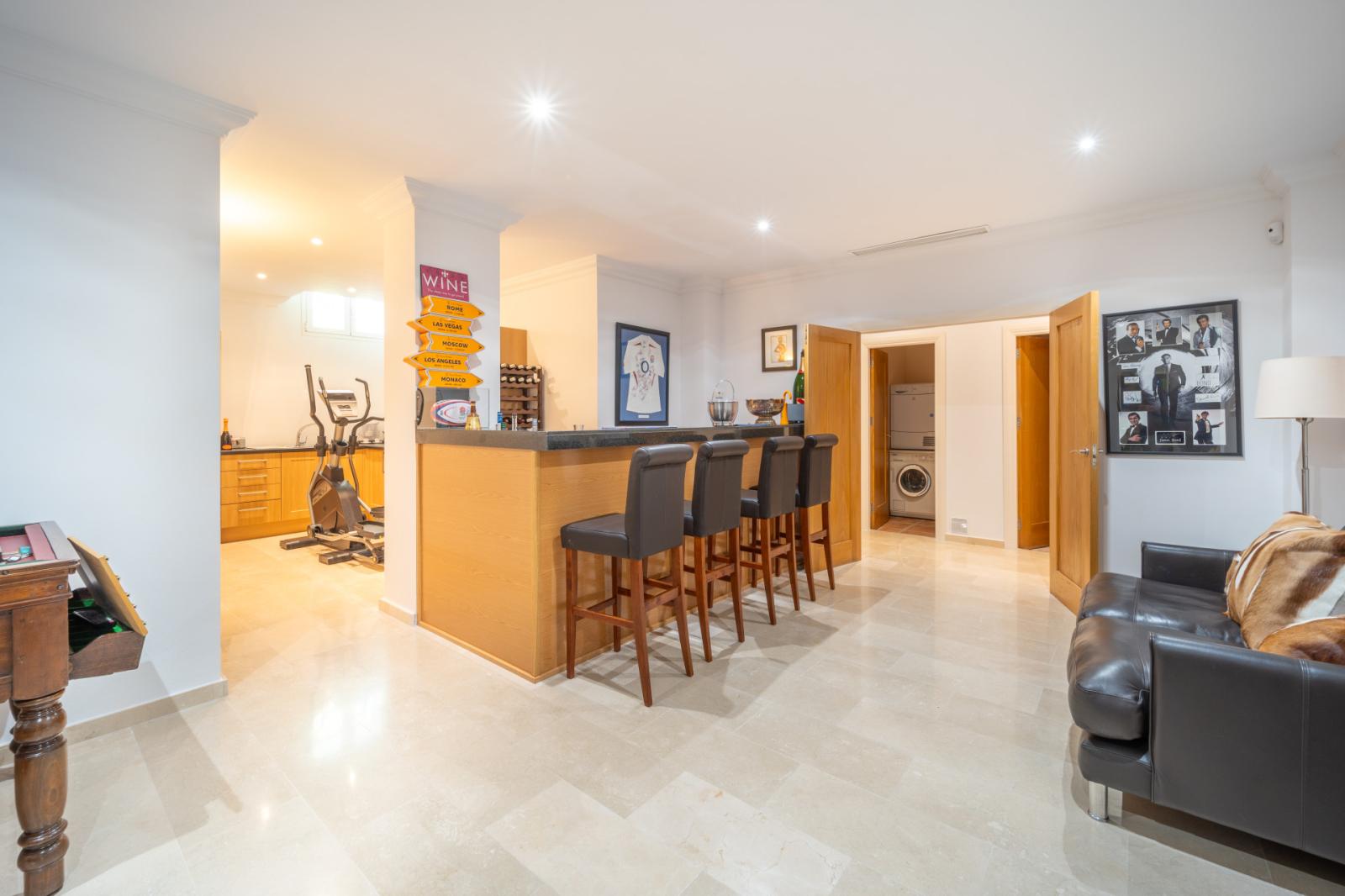 Villa for Sale in Istán