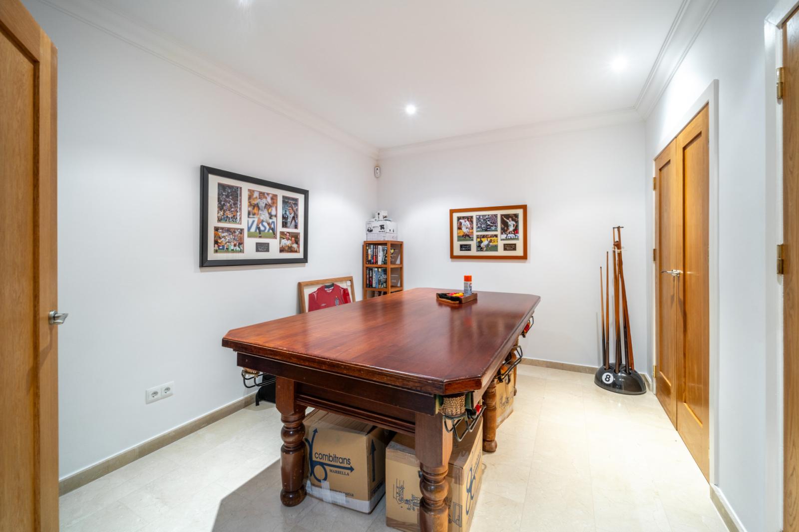 Villa for Sale in Istán