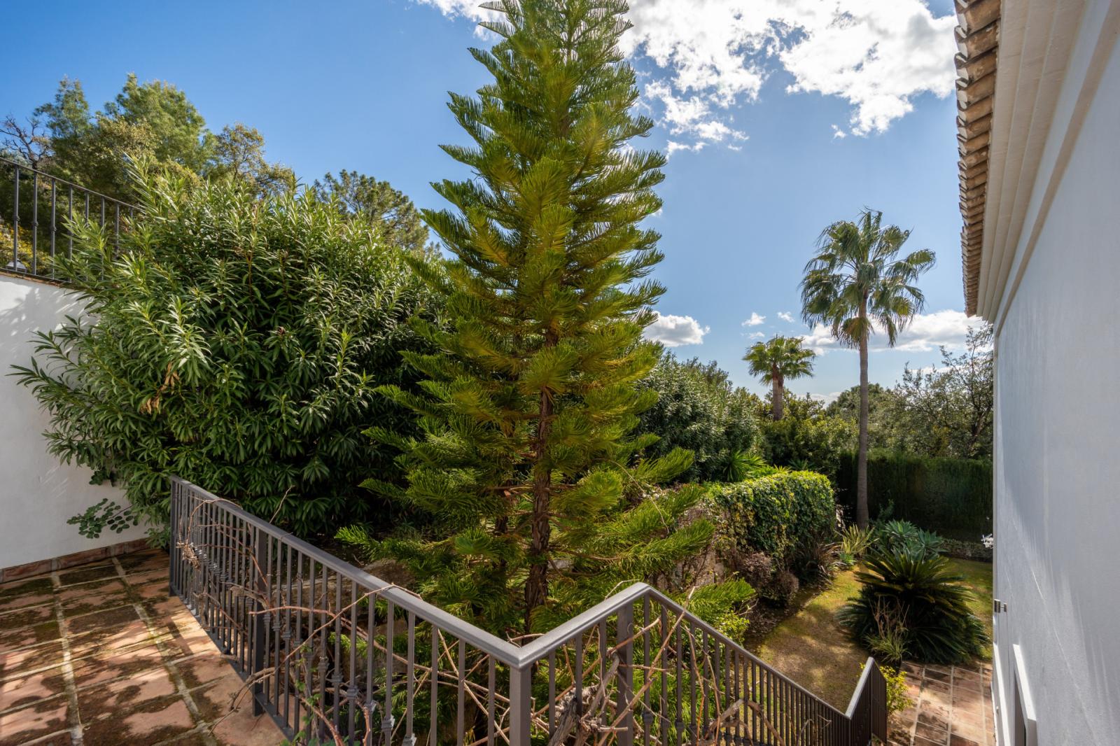 Villa for Sale in Istán