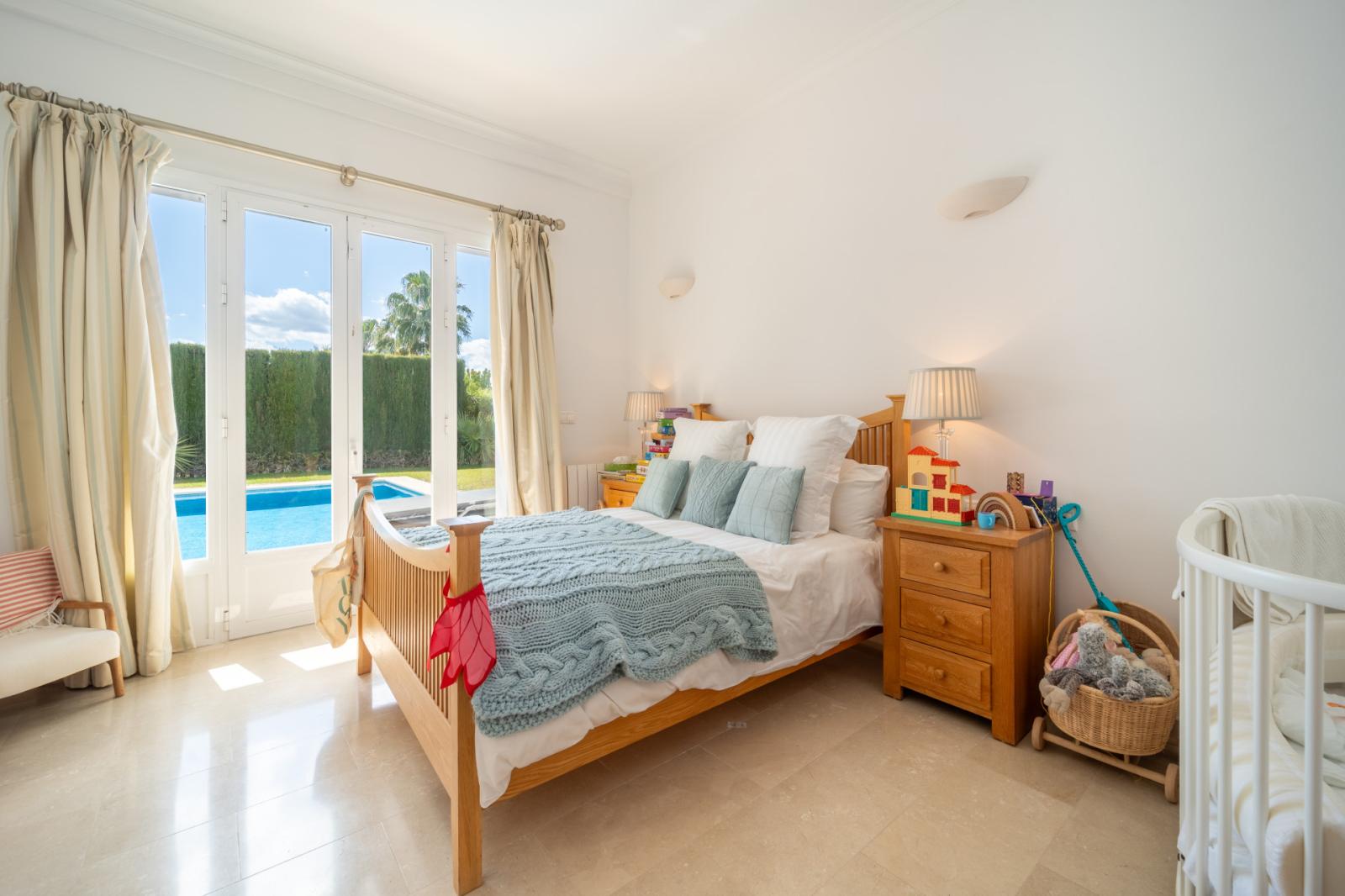 Villa for Sale in Istán