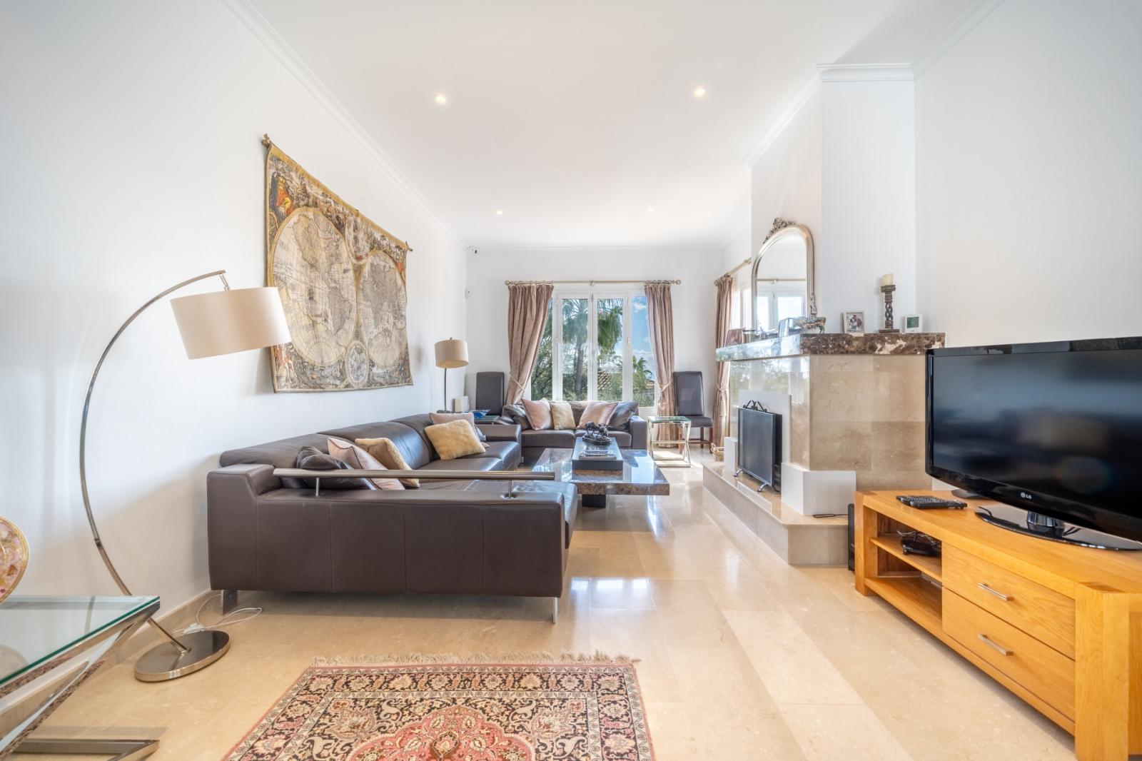 Villa for Sale in Istán