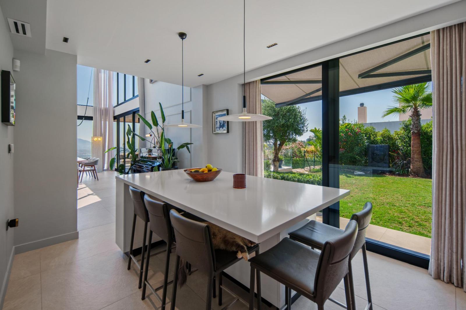 Villa for Sale in Ojén