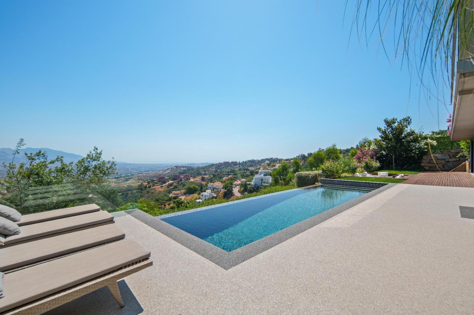 Villa for Sale in Ojén