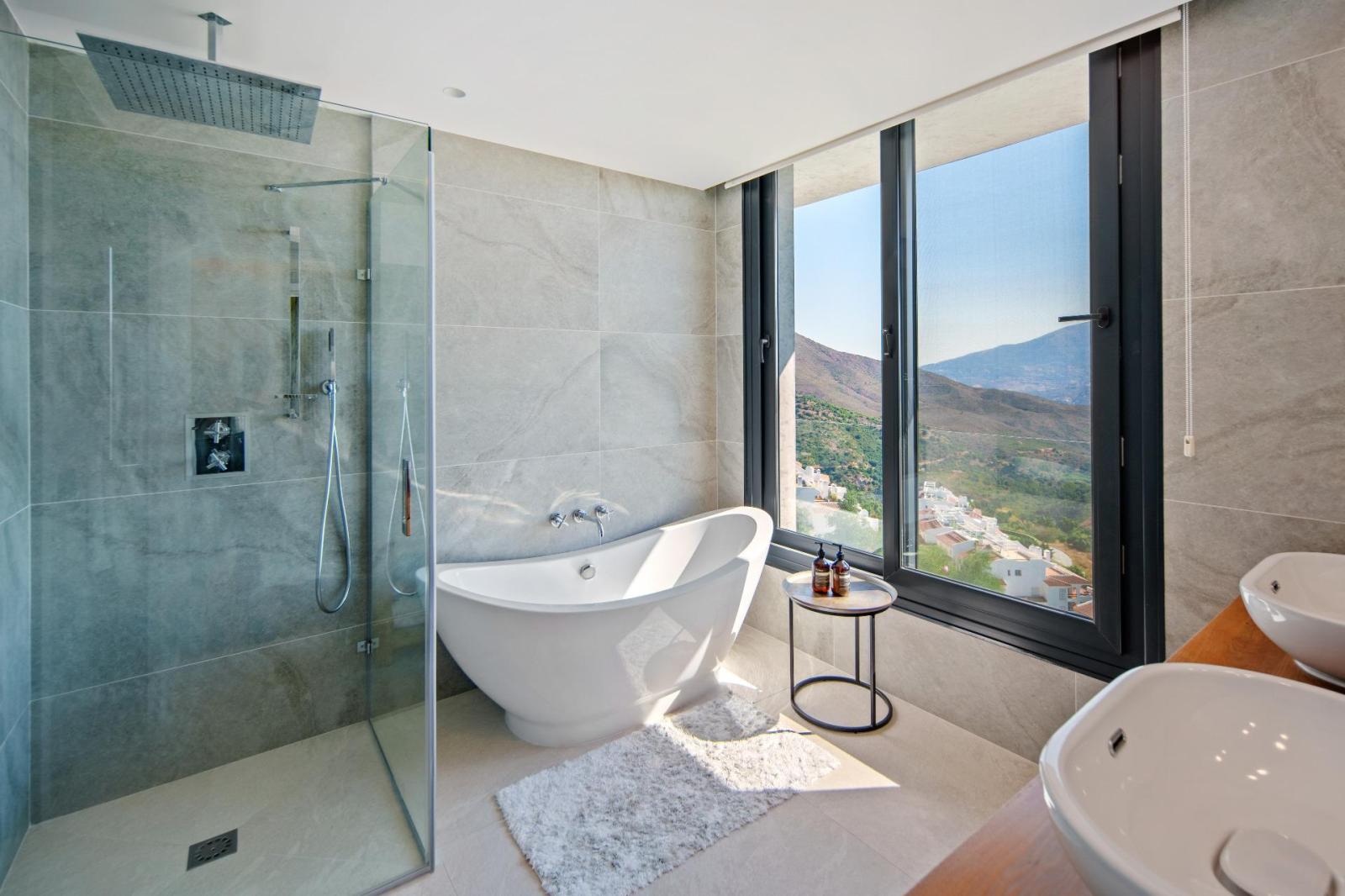 Villa for Sale in Ojén