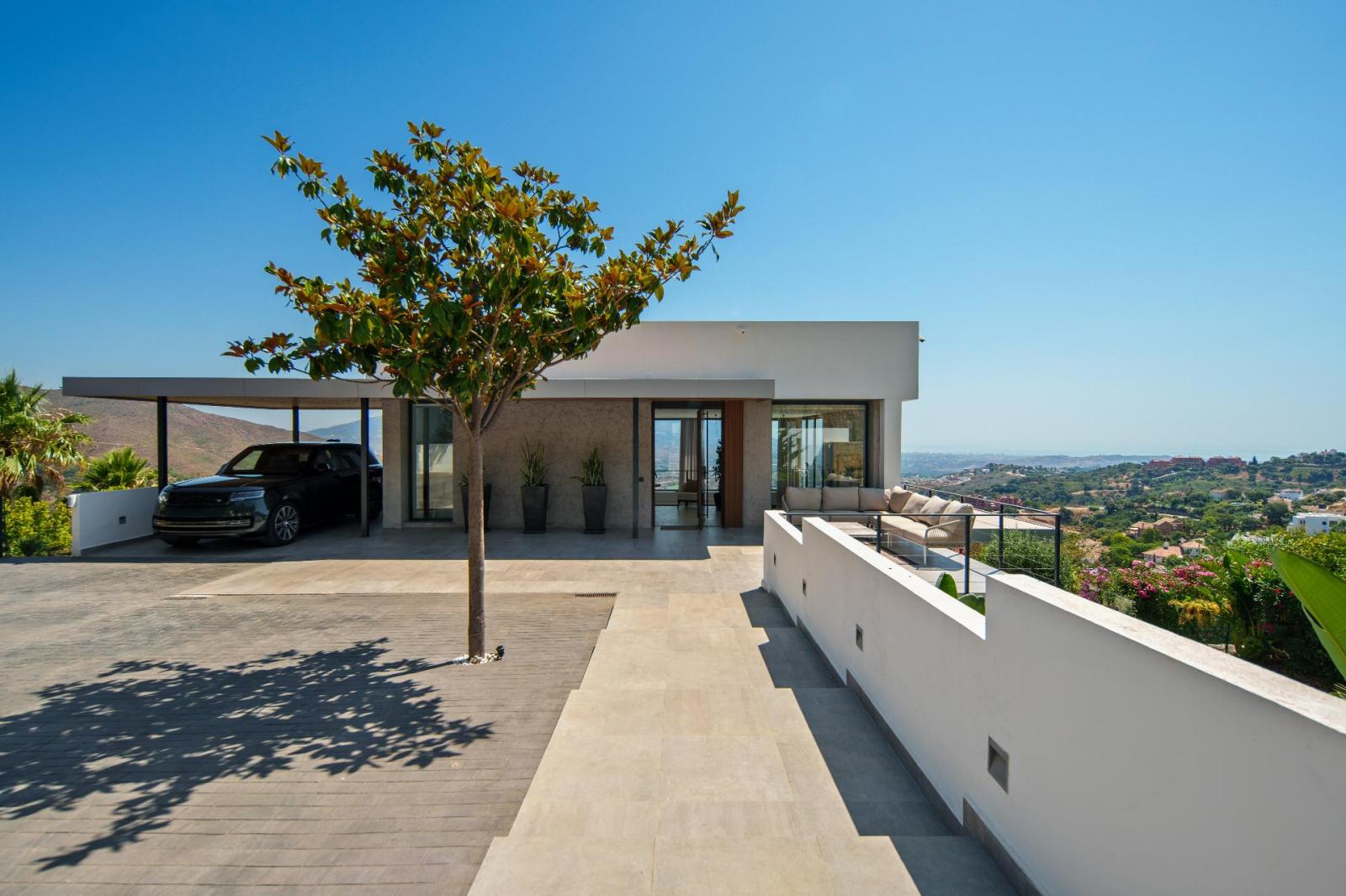 Villa for Sale in Ojén