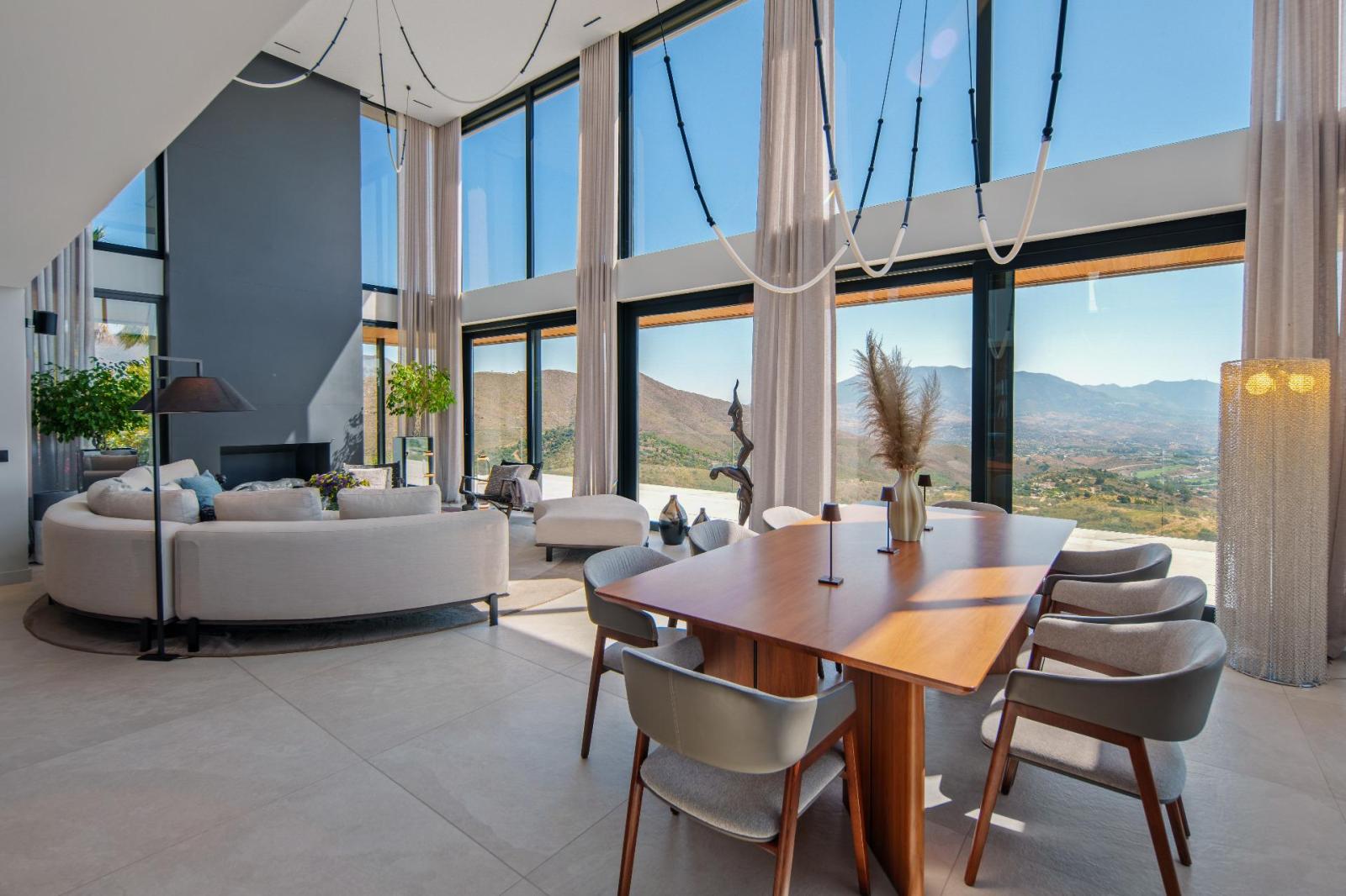 Villa for Sale in Ojén