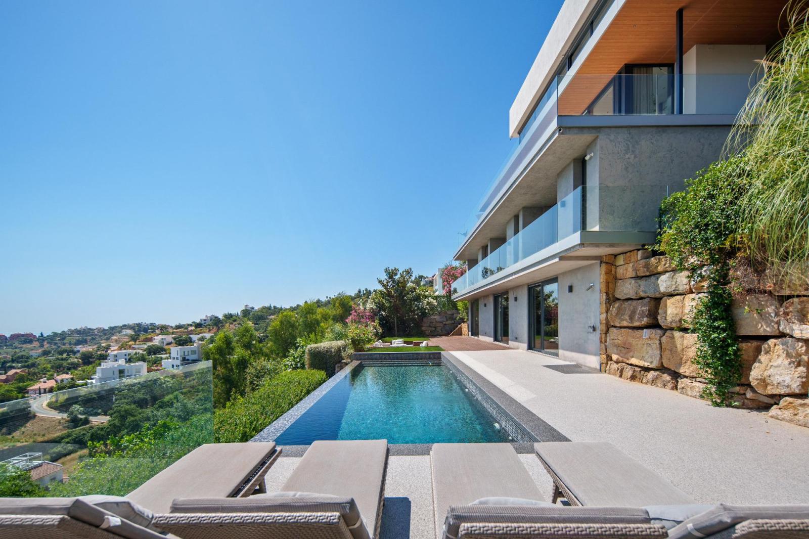 Villa for Sale in Ojén