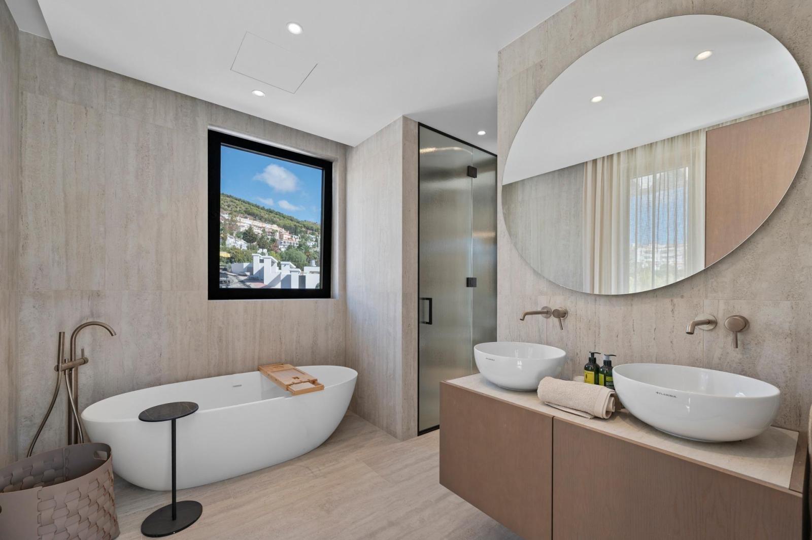Villa for Sale in Benalmádena