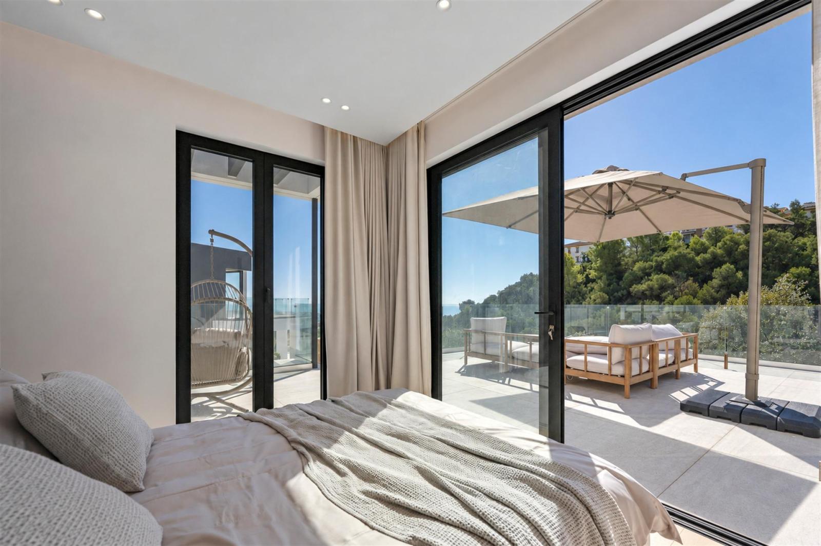 Villa for Sale in Benalmádena