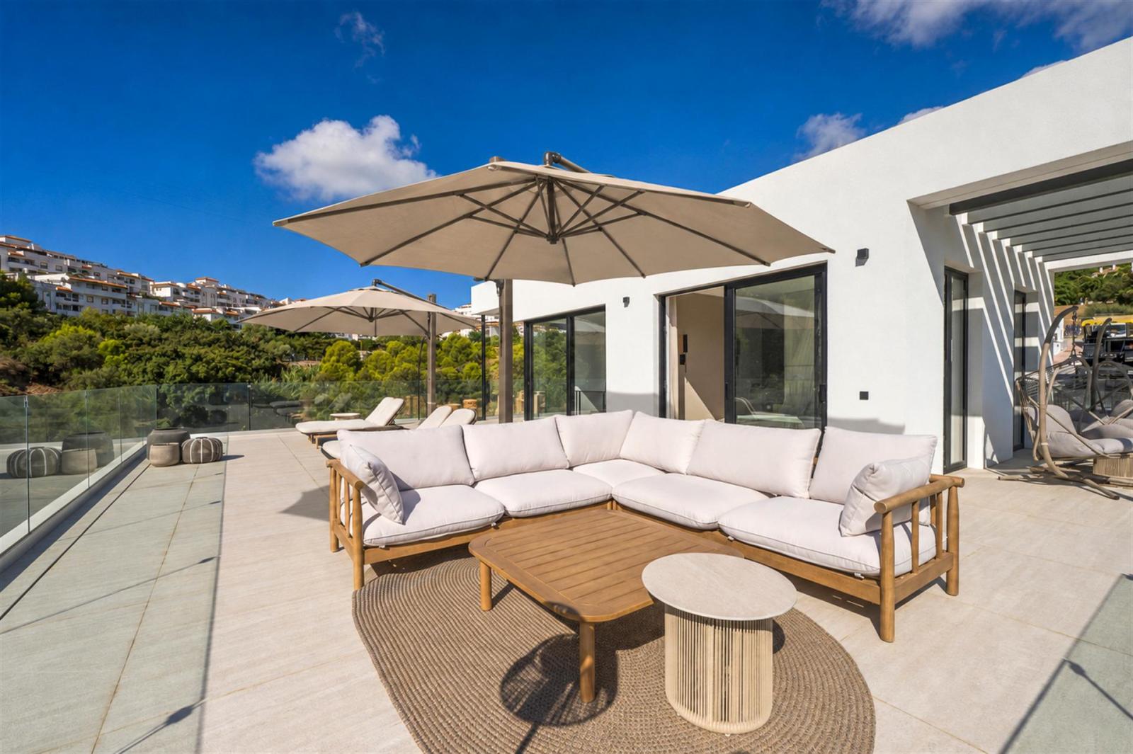Villa for Sale in Benalmádena