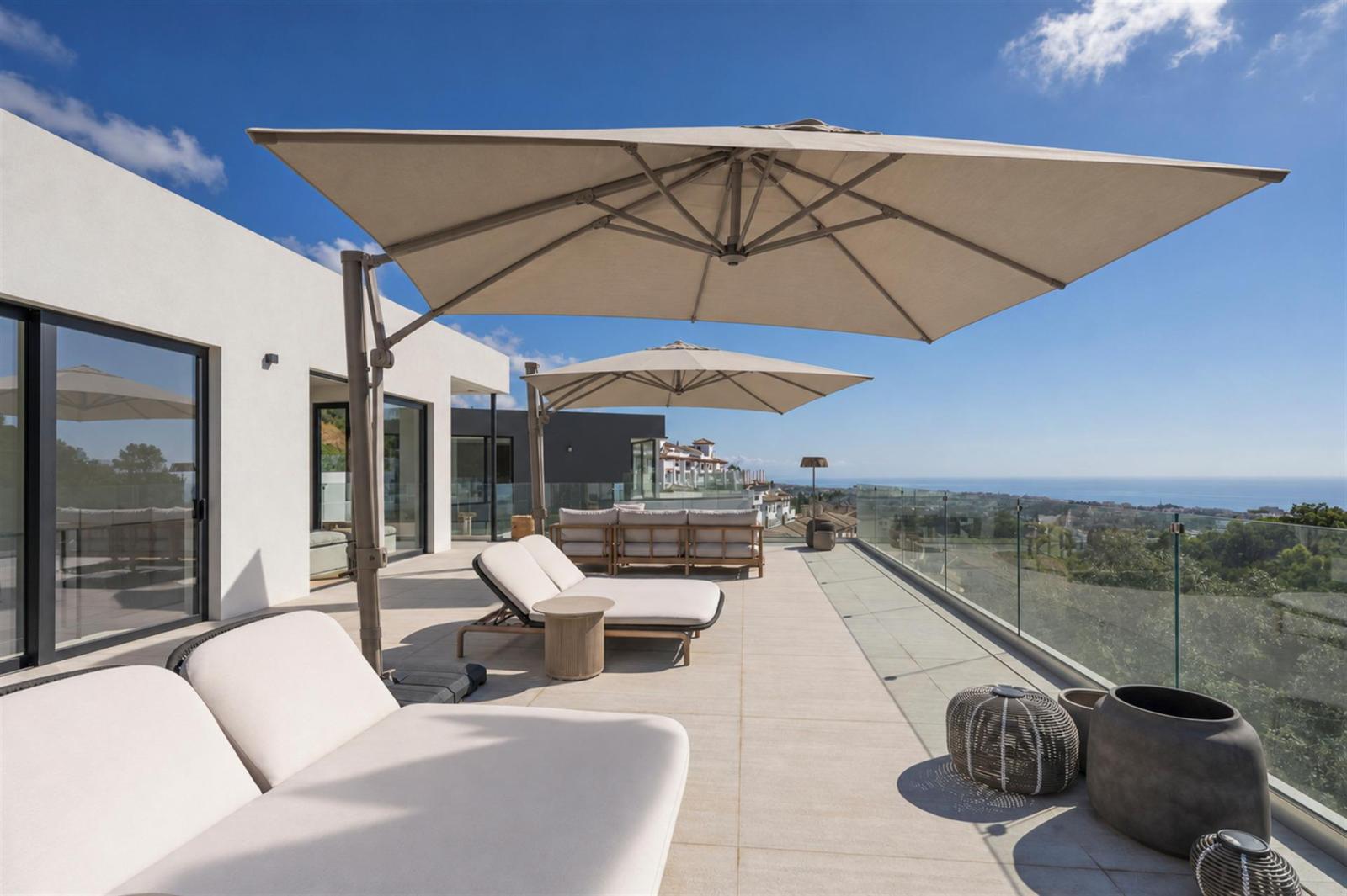 Villa for Sale in Benalmádena