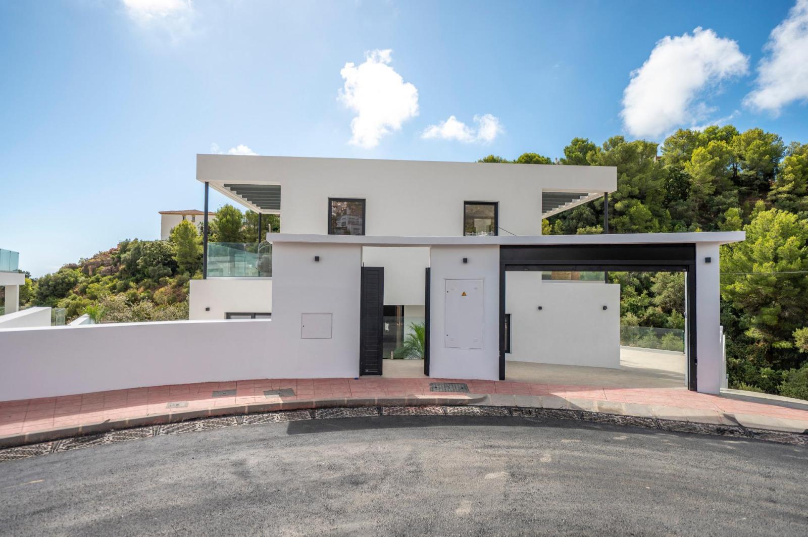 Villa for Sale in Benalmádena