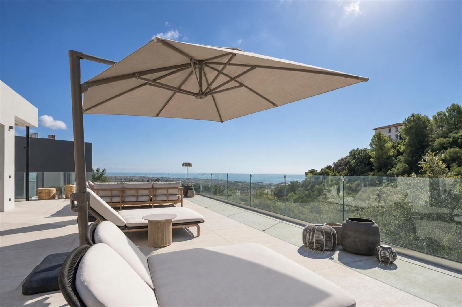 Villa for Sale in Benalmádena