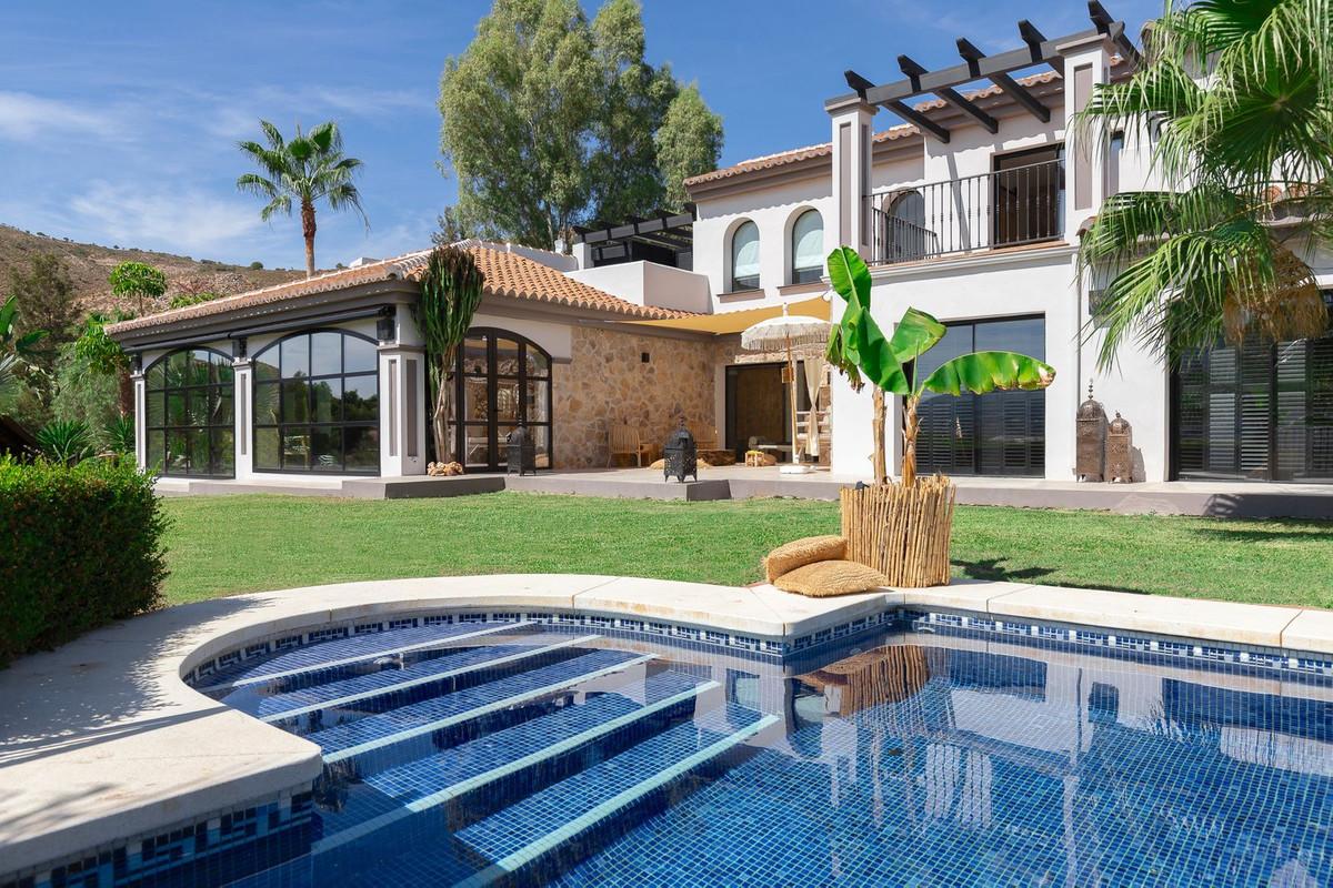 Villa for Sale in Alhaurín de la Torre