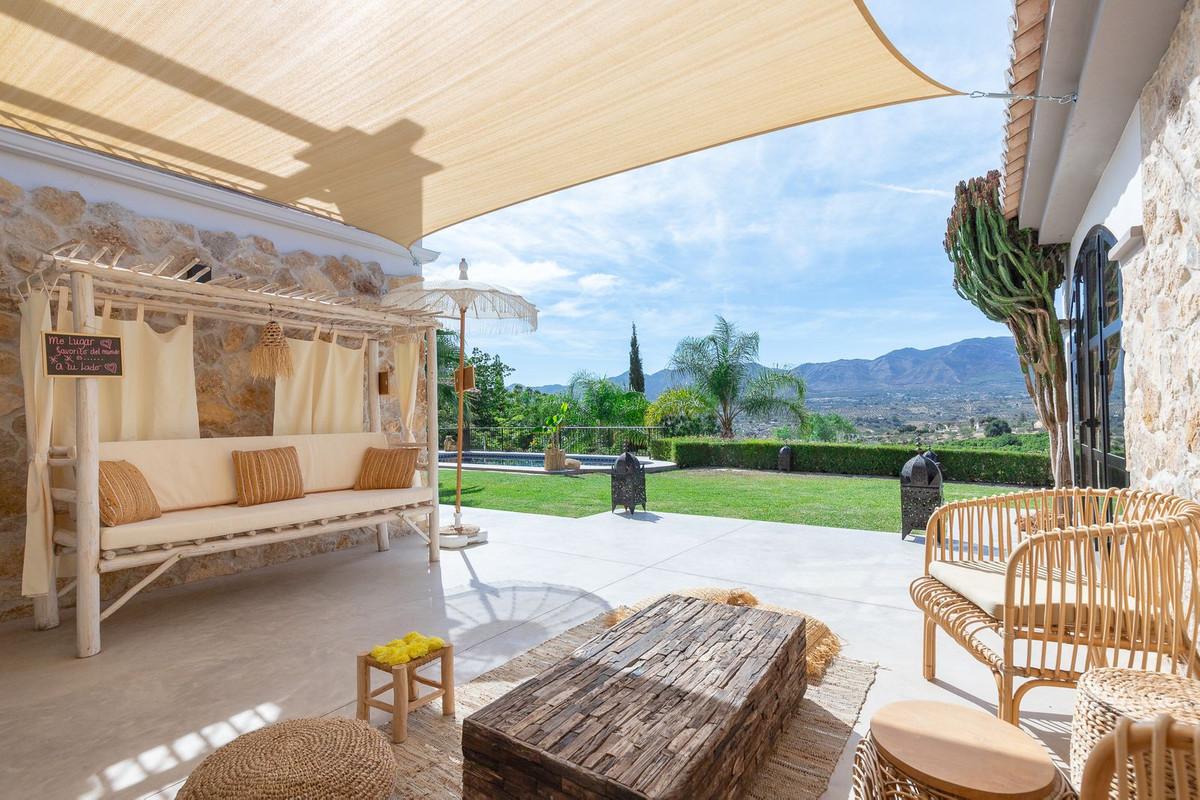 Villa for Sale in Alhaurín de la Torre