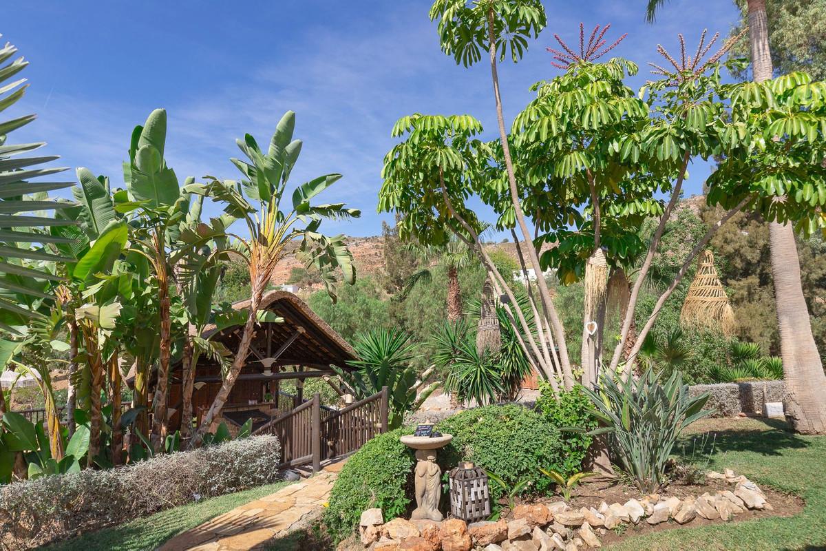 Villa for Sale in Alhaurín de la Torre