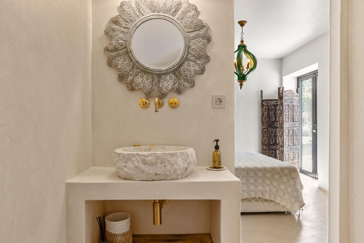 Villa for Sale in Alhaurín de la Torre