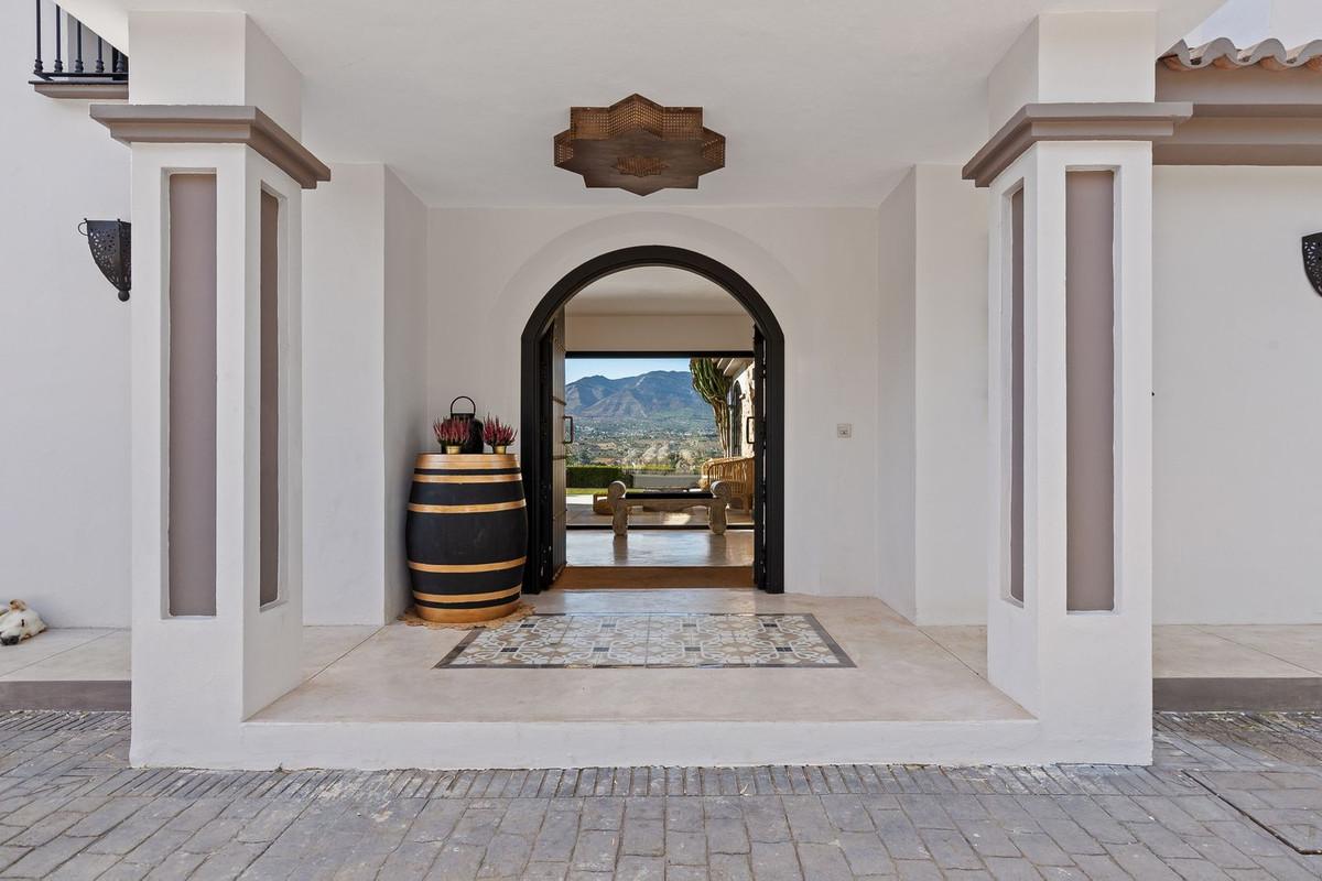 Villa for Sale in Alhaurín de la Torre