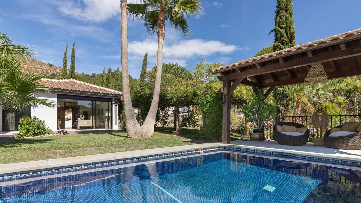 Villa for Sale in Alhaurín de la Torre