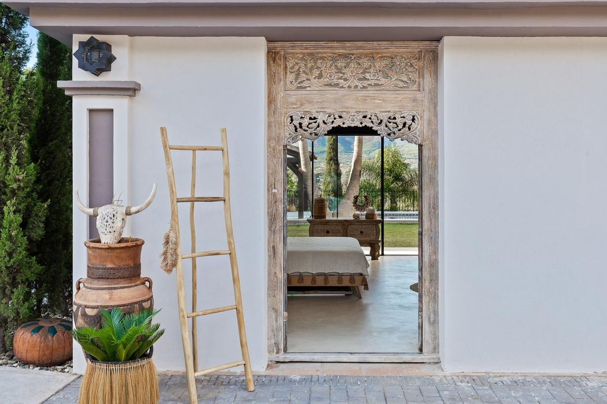 Villa for Sale in Alhaurín de la Torre