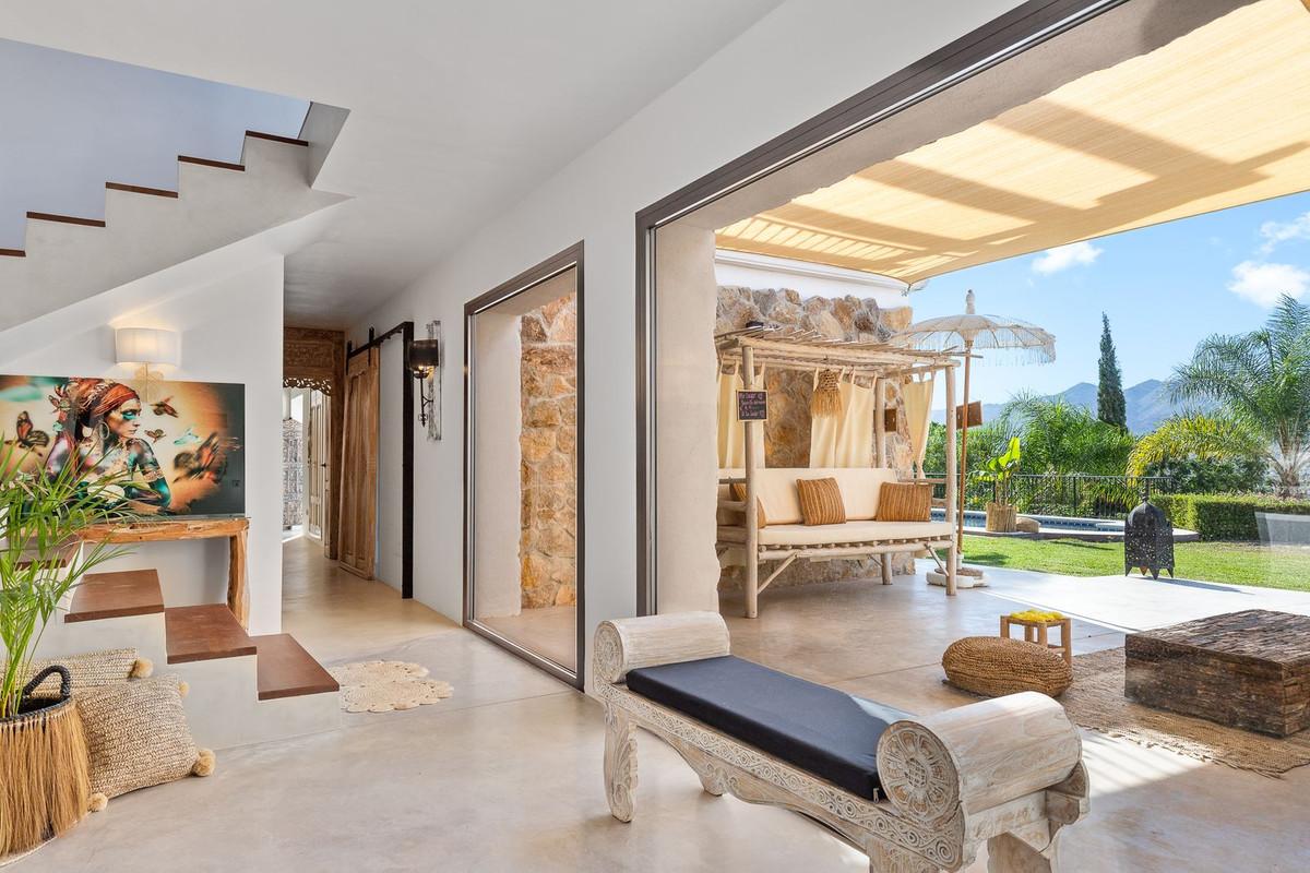 Villa for Sale in Alhaurín de la Torre