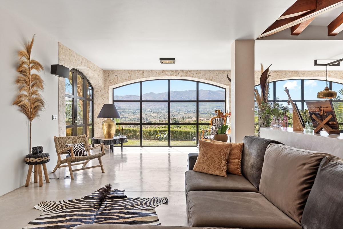 Villa for Sale in Alhaurín de la Torre