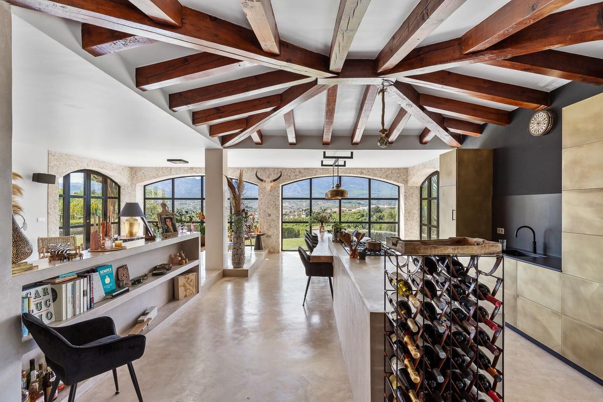 Villa for Sale in Alhaurín de la Torre