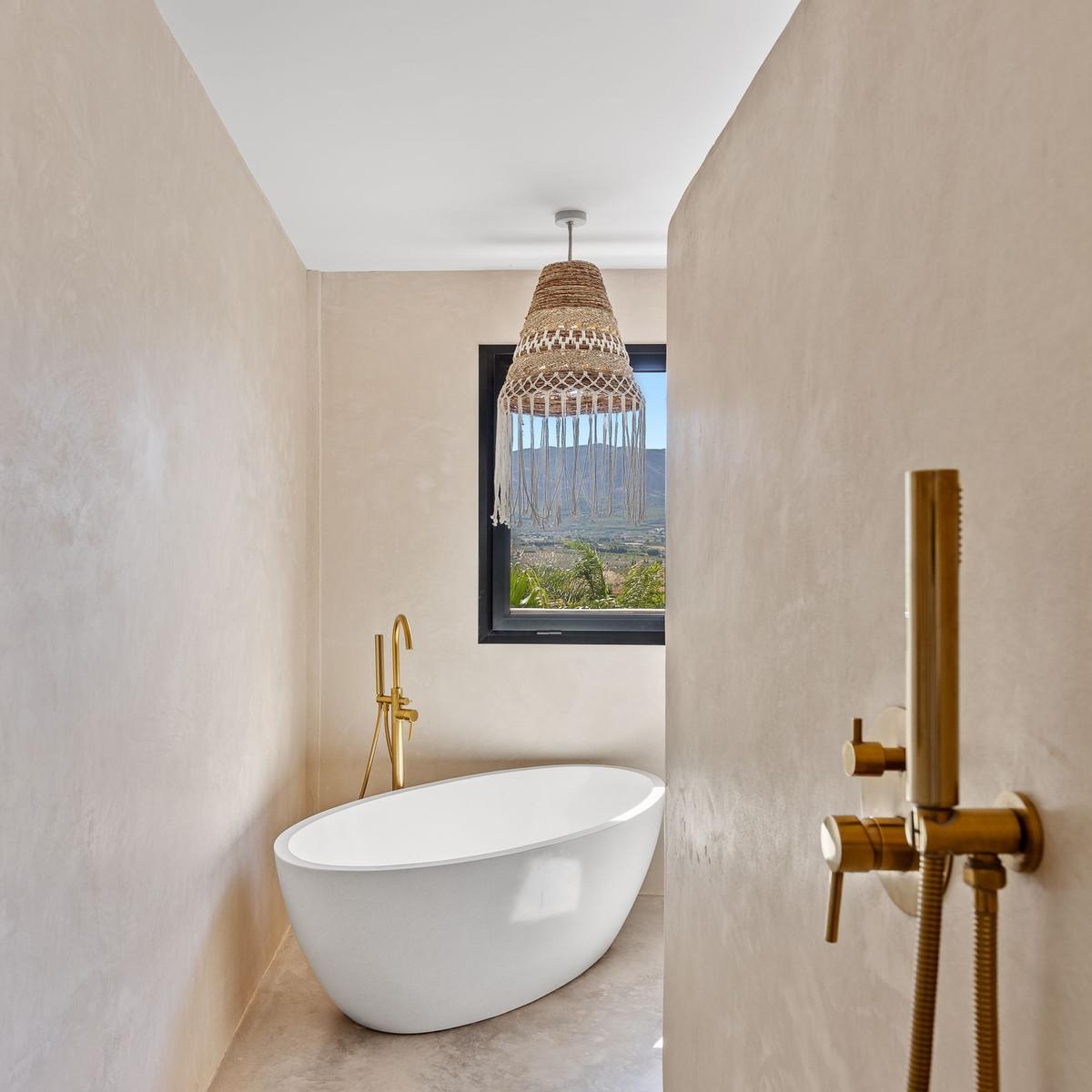 Villa for Sale in Alhaurín de la Torre