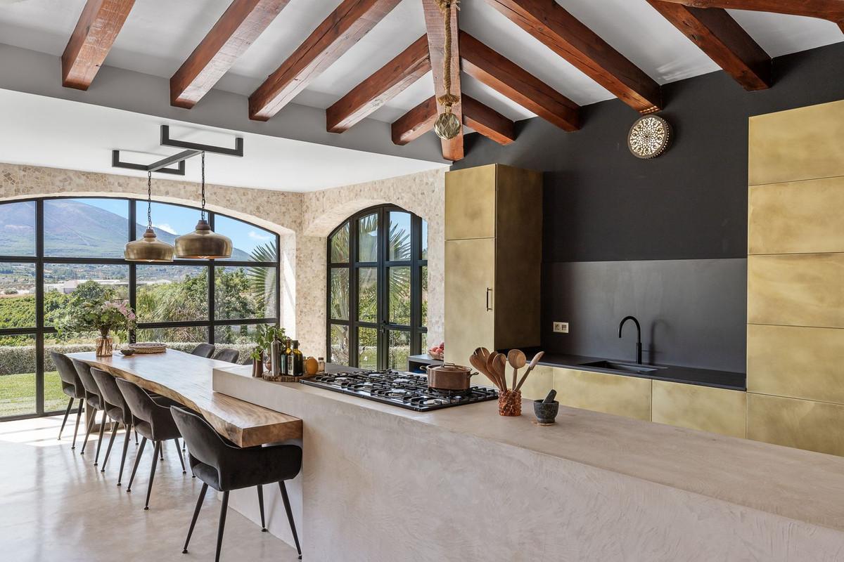 Villa for Sale in Alhaurín de la Torre