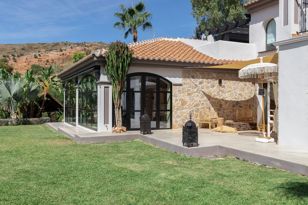 Villa for Sale in Alhaurín de la Torre